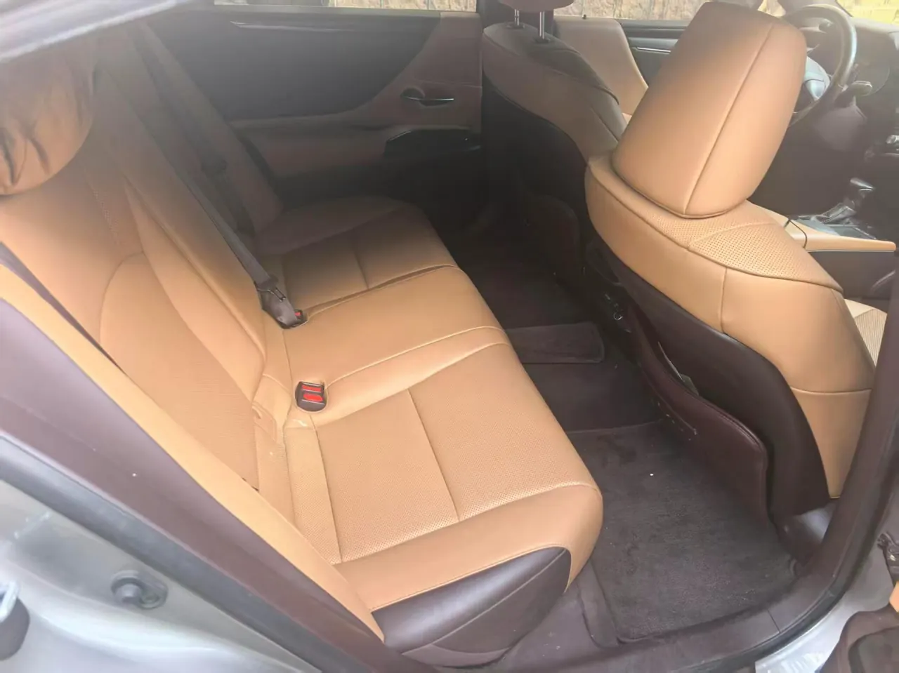 Lexus ES (Imported) 2020 ES260 2.5 Excellence Automatic Gear 3