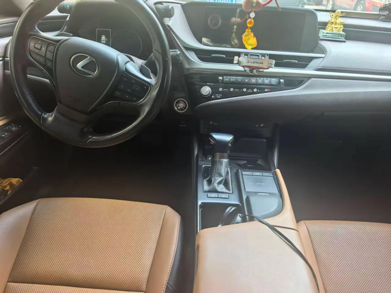 Lexus ES (Imported) 2020 ES260 2.5 Excellence Automatic Gear 4