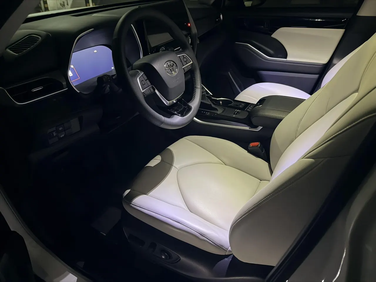Toyota 2024 Highlander Dual Engine 2.5 Stepless Intelligent Electric Hybrid Four-wheel Drive Elite Edition 7-seat Automatic Transmission 2