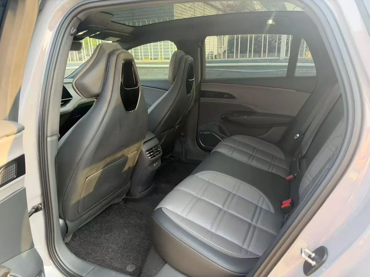 HongQi 2024 EH 7 760 Pro 4-wheel drive automatic gear 6