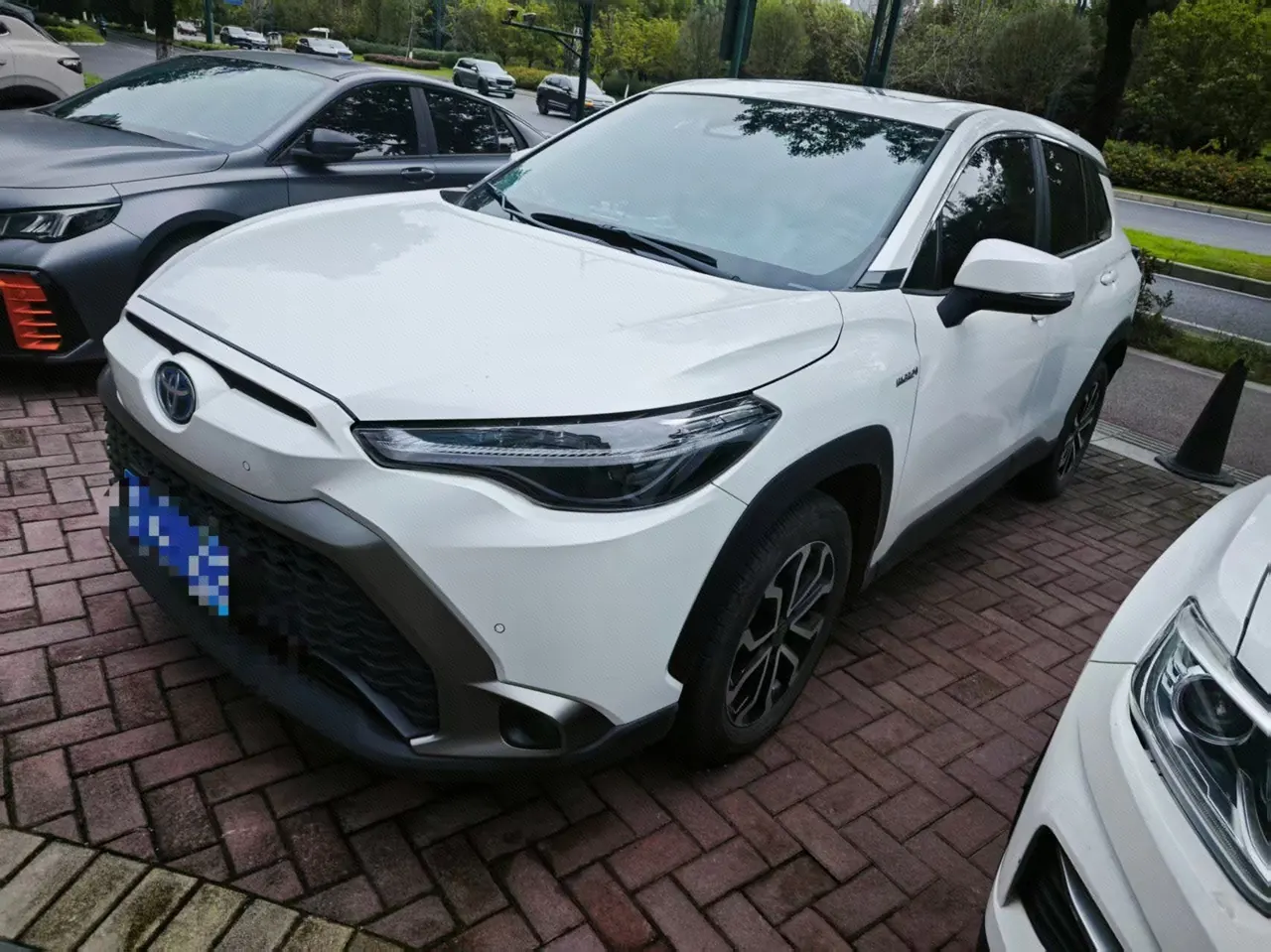 打开图片灯箱:Toyota 2024 Fenglanda Shuangqing 2.0 Stepless Intelligent Electric Hybrid Deluxe Automatic Gear