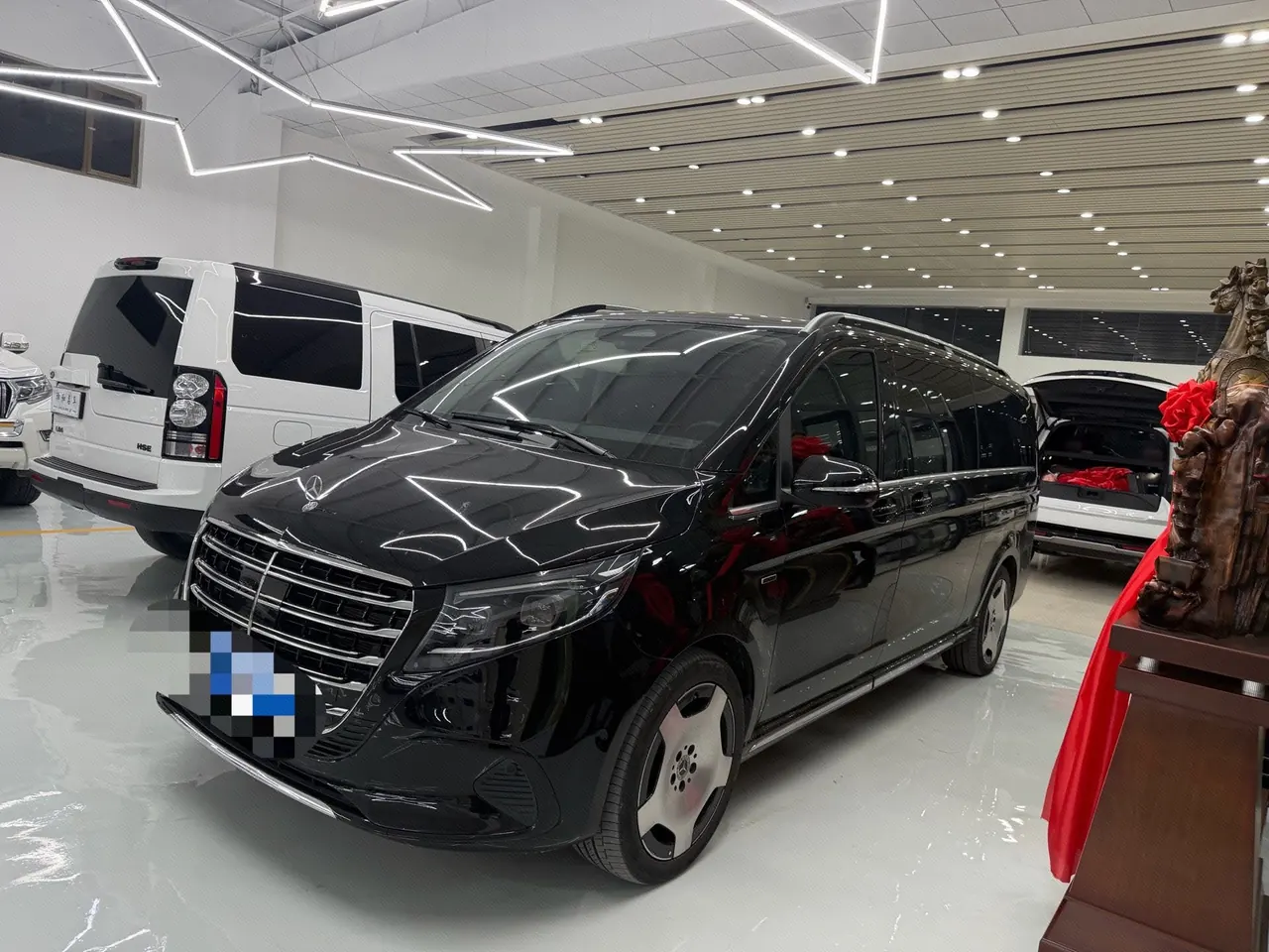 Mercedes Benz V 2024V 300 L 48V 2.0T Deluxe Automatic Gear - View 1