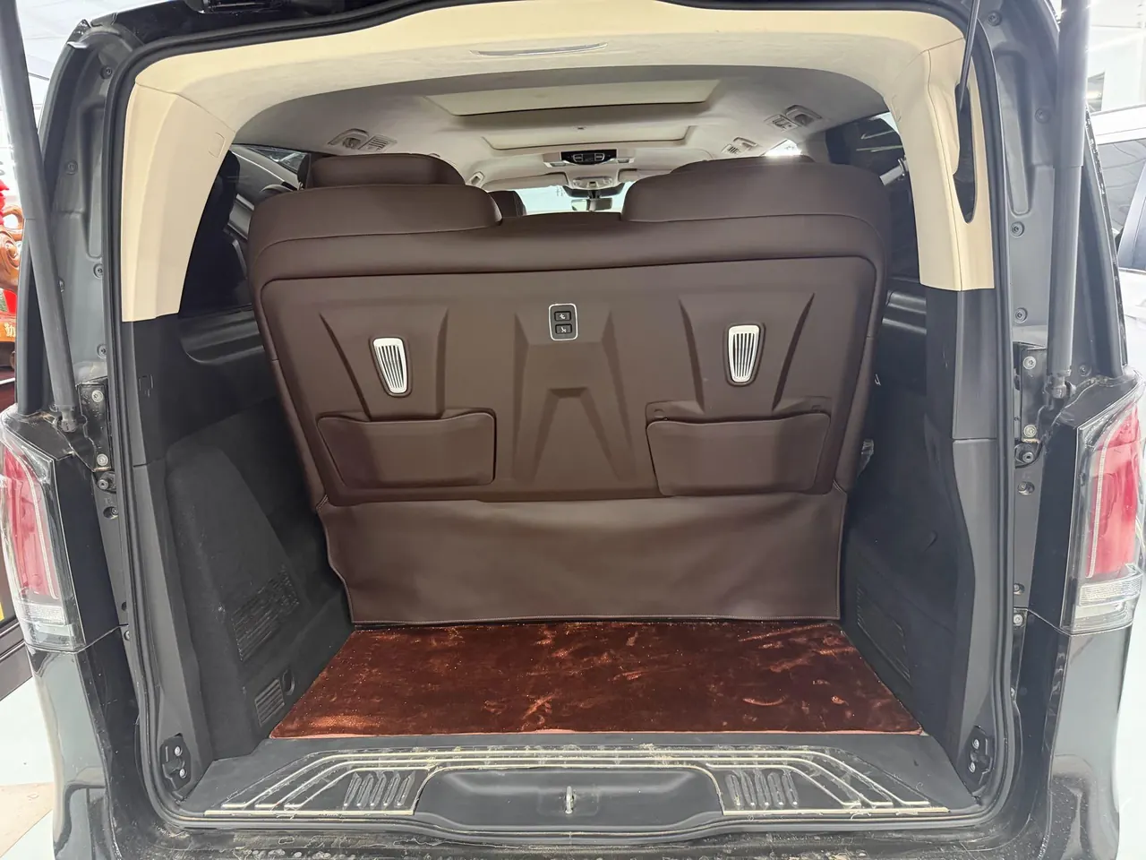 Mercedes Benz V 2024V 300 L 48V 2.0T Deluxe Automatic Gear 11