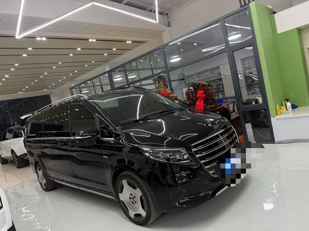 Mercedes Benz V 2024V 300 L 48V 2.0T Deluxe Automatic Gear 3