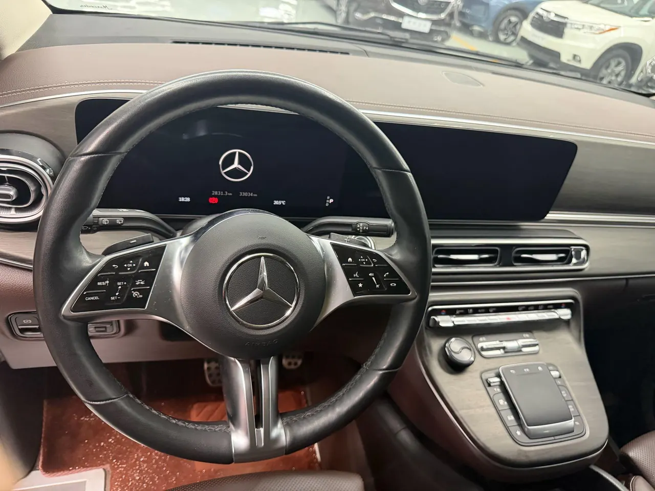 Mercedes Benz V 2024V 300 L 48V 2.0T Deluxe Automatic Gear 9
