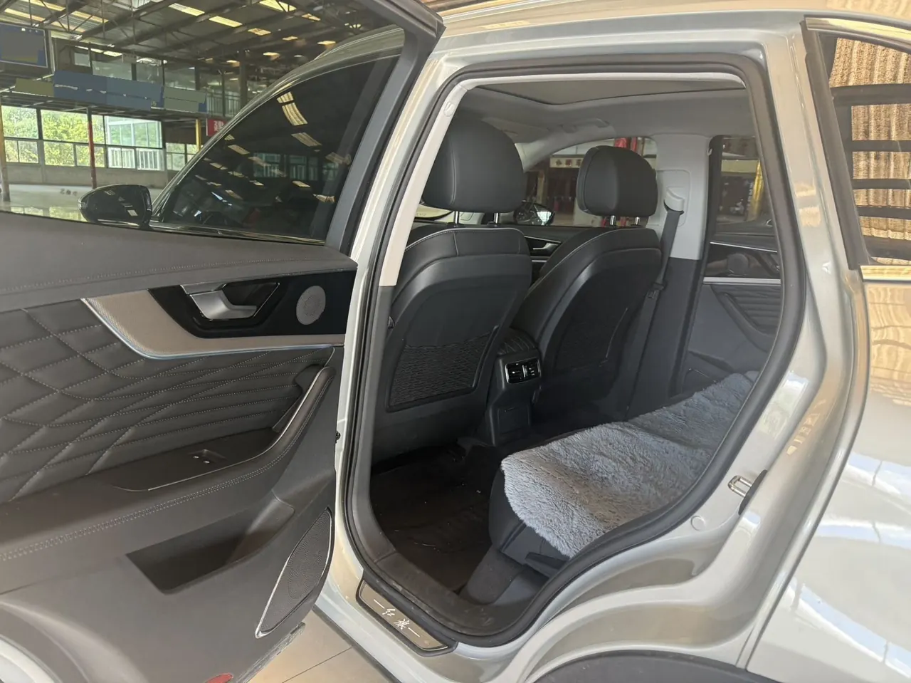 HongQi 2022 HS5 2.0T Zhilian Flag Edition Automatic Gear 4