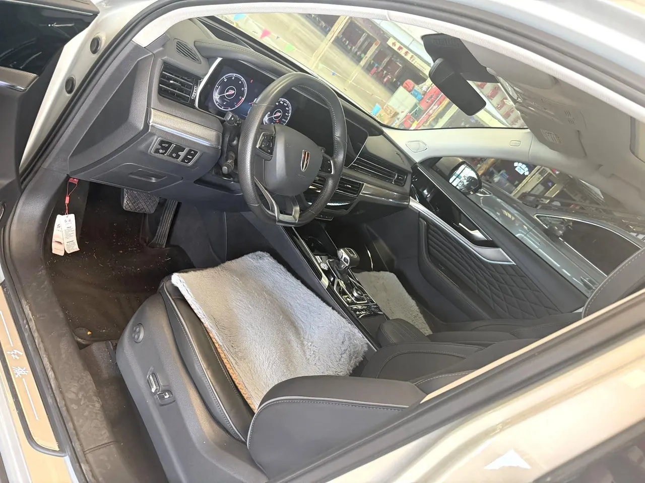 HongQi 2022 HS5 2.0T Zhilian Flag Edition Automatic Gear 5