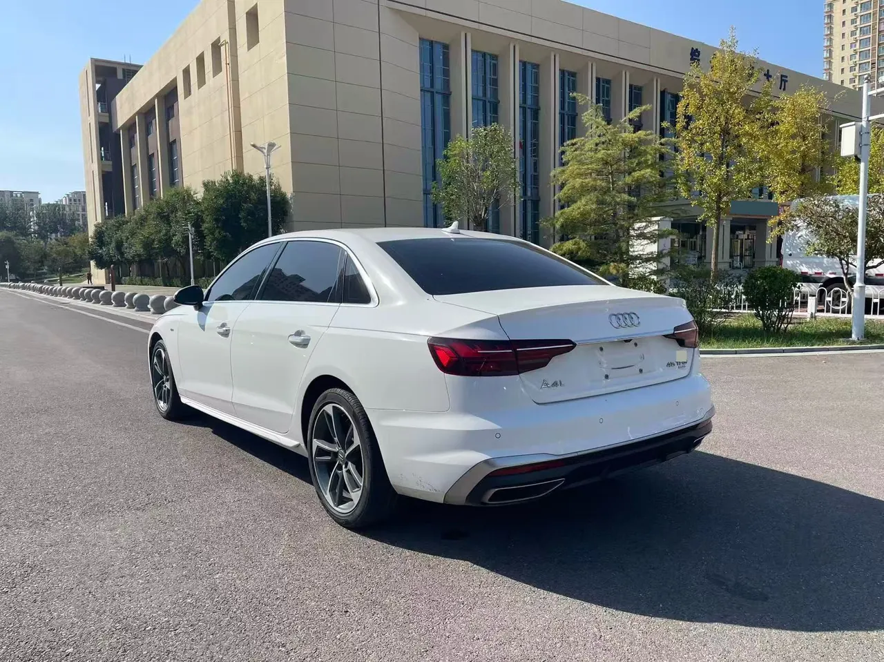Audi 2020 A4L 2.0TFSI 40TFSI Fashion Dynamic Automatic 7