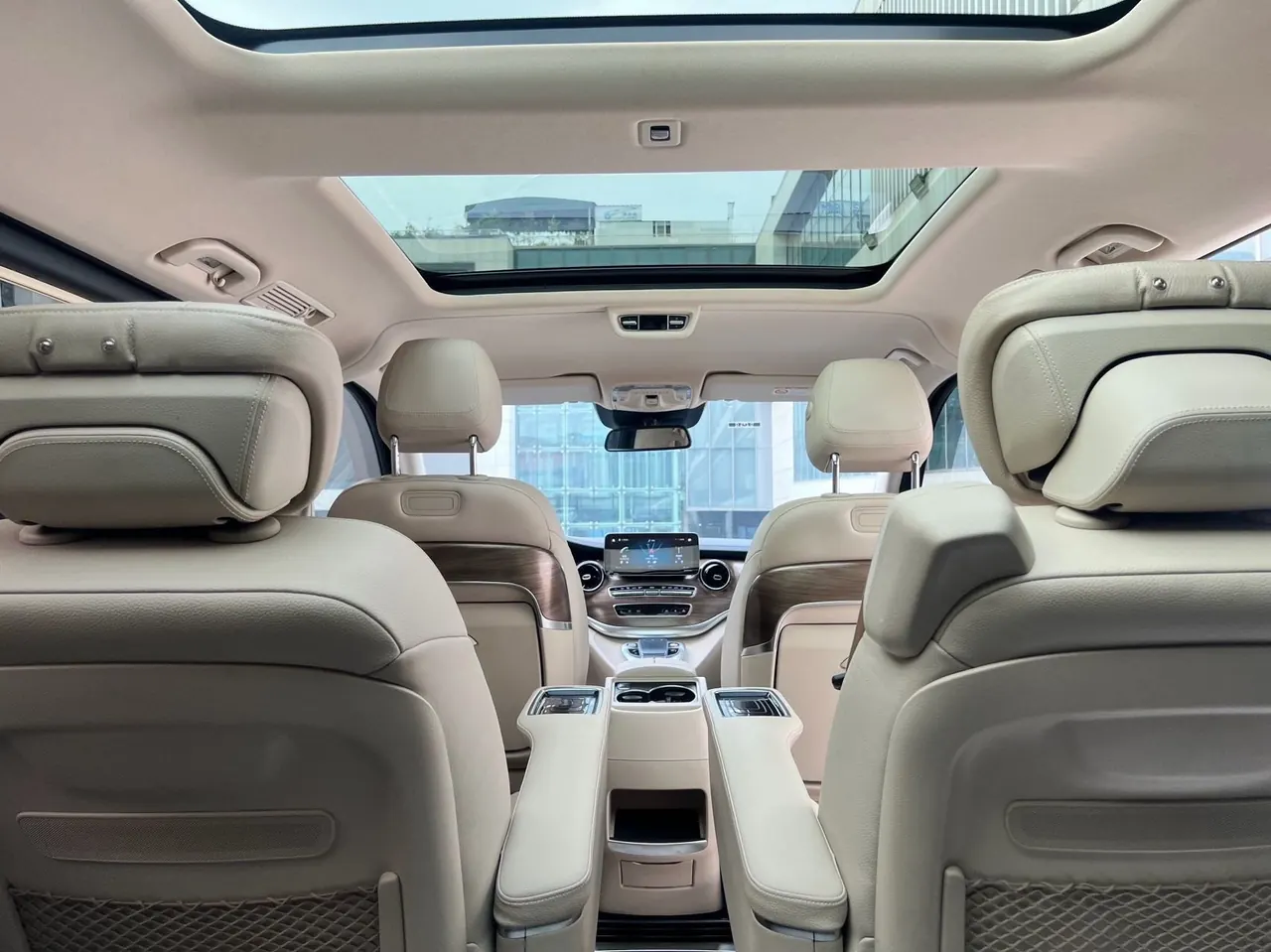 Mercedes Benz V 2020V 260 L 2.0T Deluxe Edition Automatic Gear 12