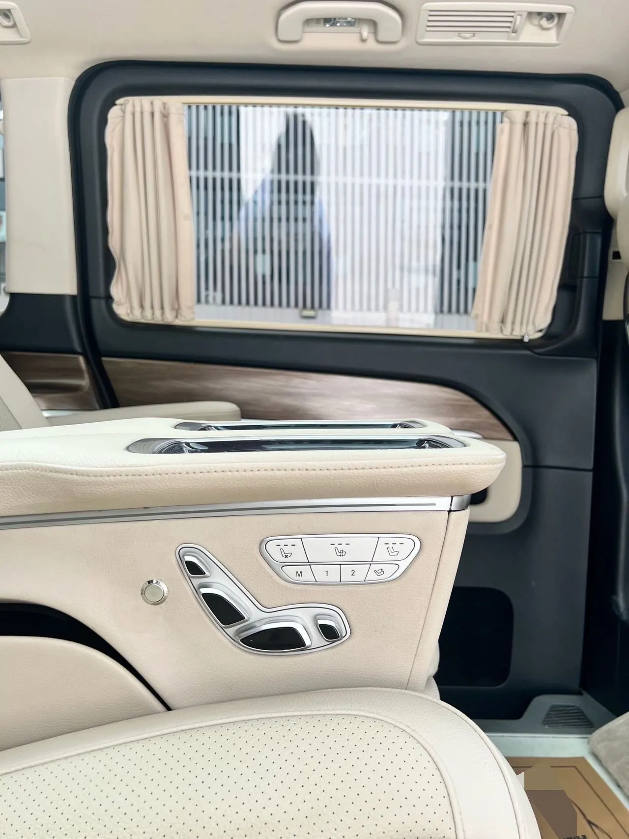 Mercedes Benz V 2020V 260 L 2.0T Deluxe Edition Automatic Gear 13