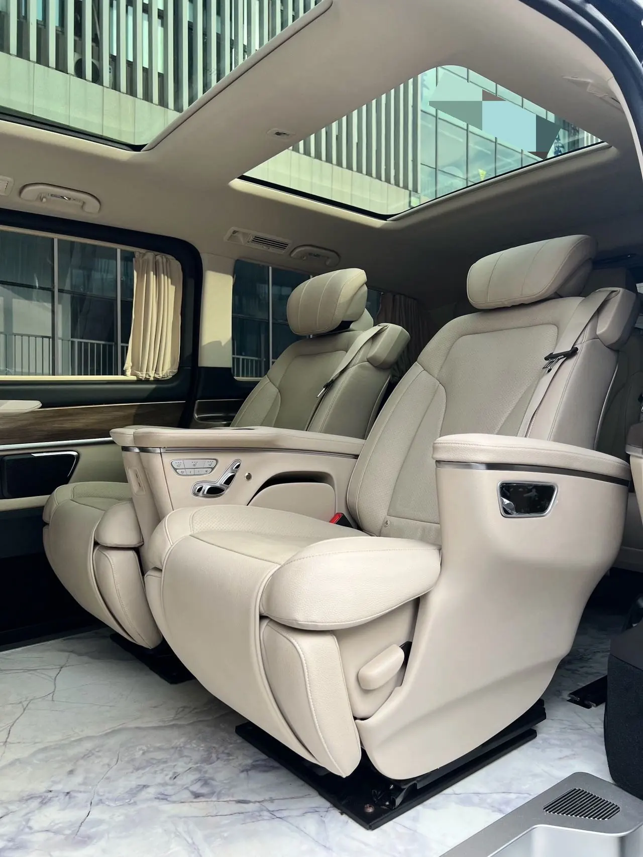 Mercedes Benz V 2020V 260 L 2.0T Deluxe Edition Automatic Gear 9
