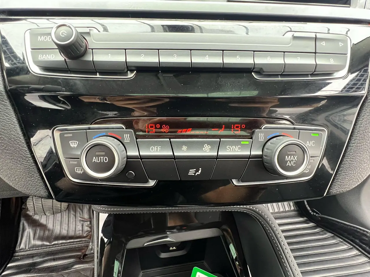 BMW 2022 X1 sDrive20Li 1.5T exclusive automatic gear 3