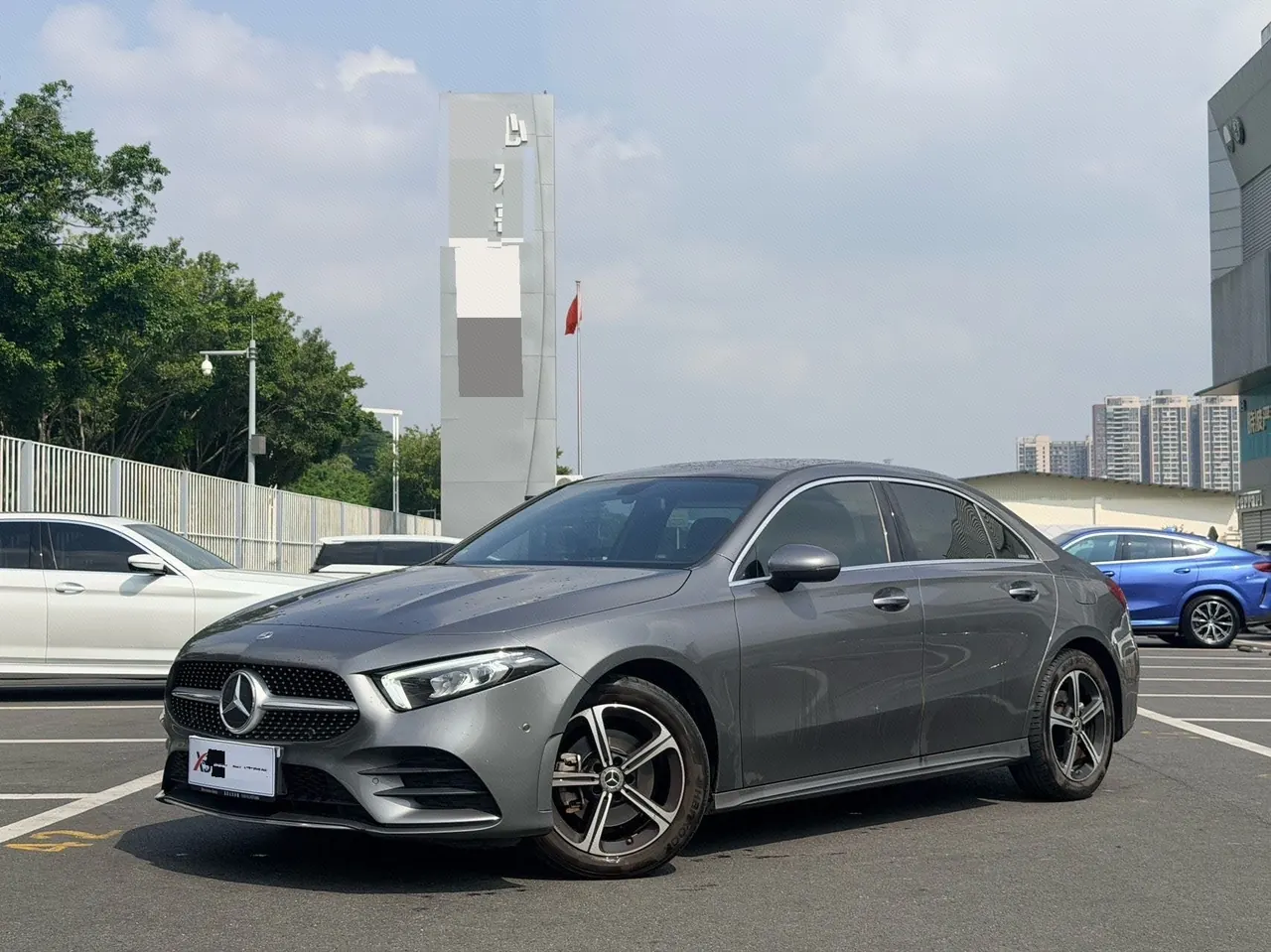 打开图片灯箱:Mercedes Benz Class A 2022 A 200 L 1.3T Fashion (Change 2) Automatic Gear