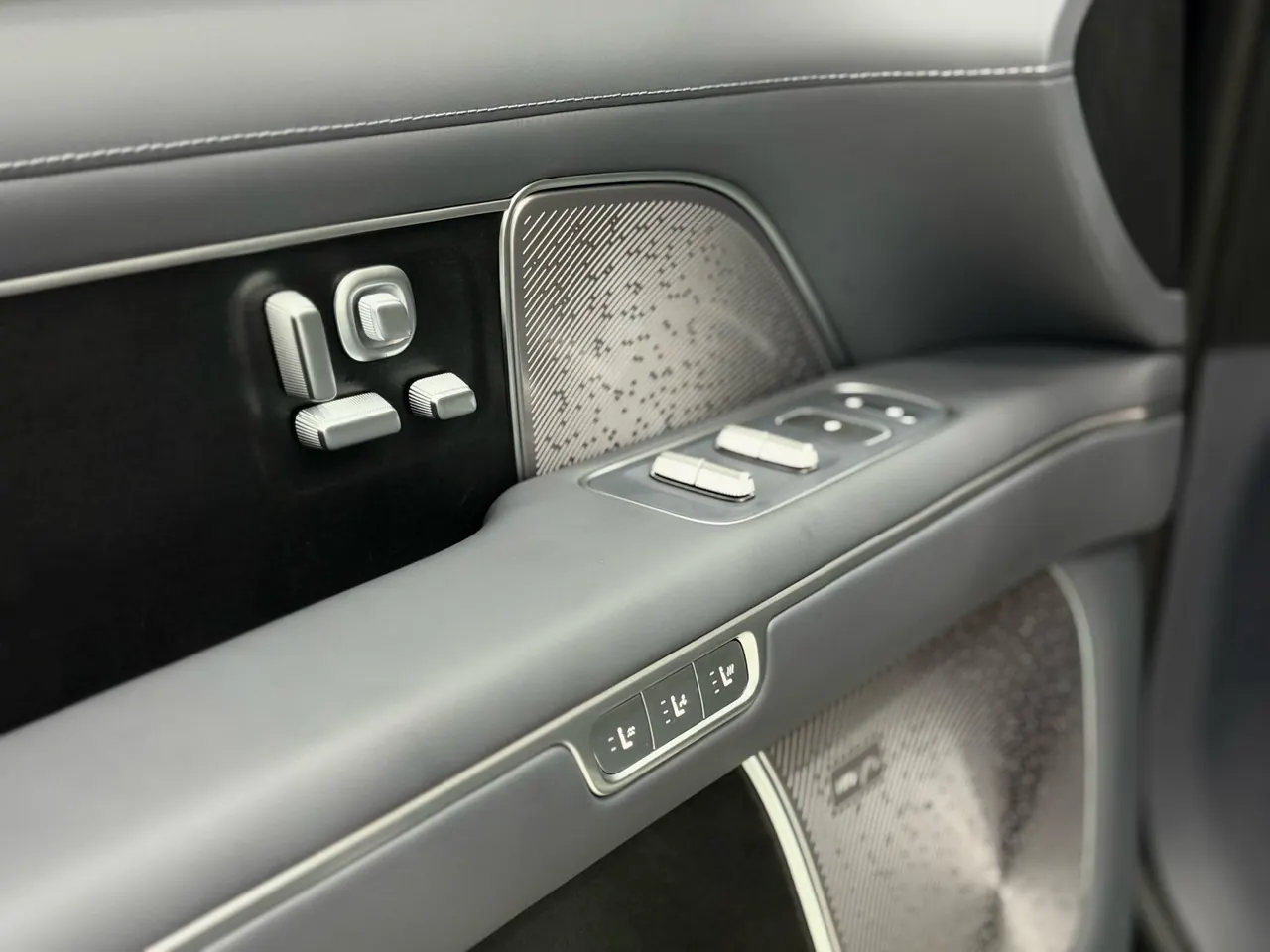 NIO 2026 ES8 6-seat executive deluxe automatic gear 16