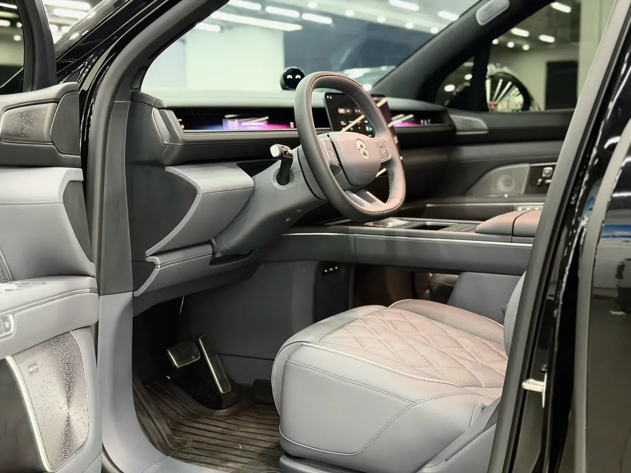 NIO 2026 ES8 6-seat executive deluxe automatic gear 8