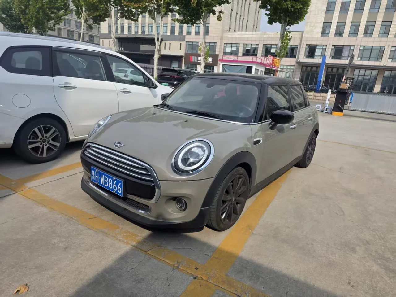 MINI Mini 5-Door (Imported) 2020 Mini Cooper 1.5T Artist Automatic Gear 6