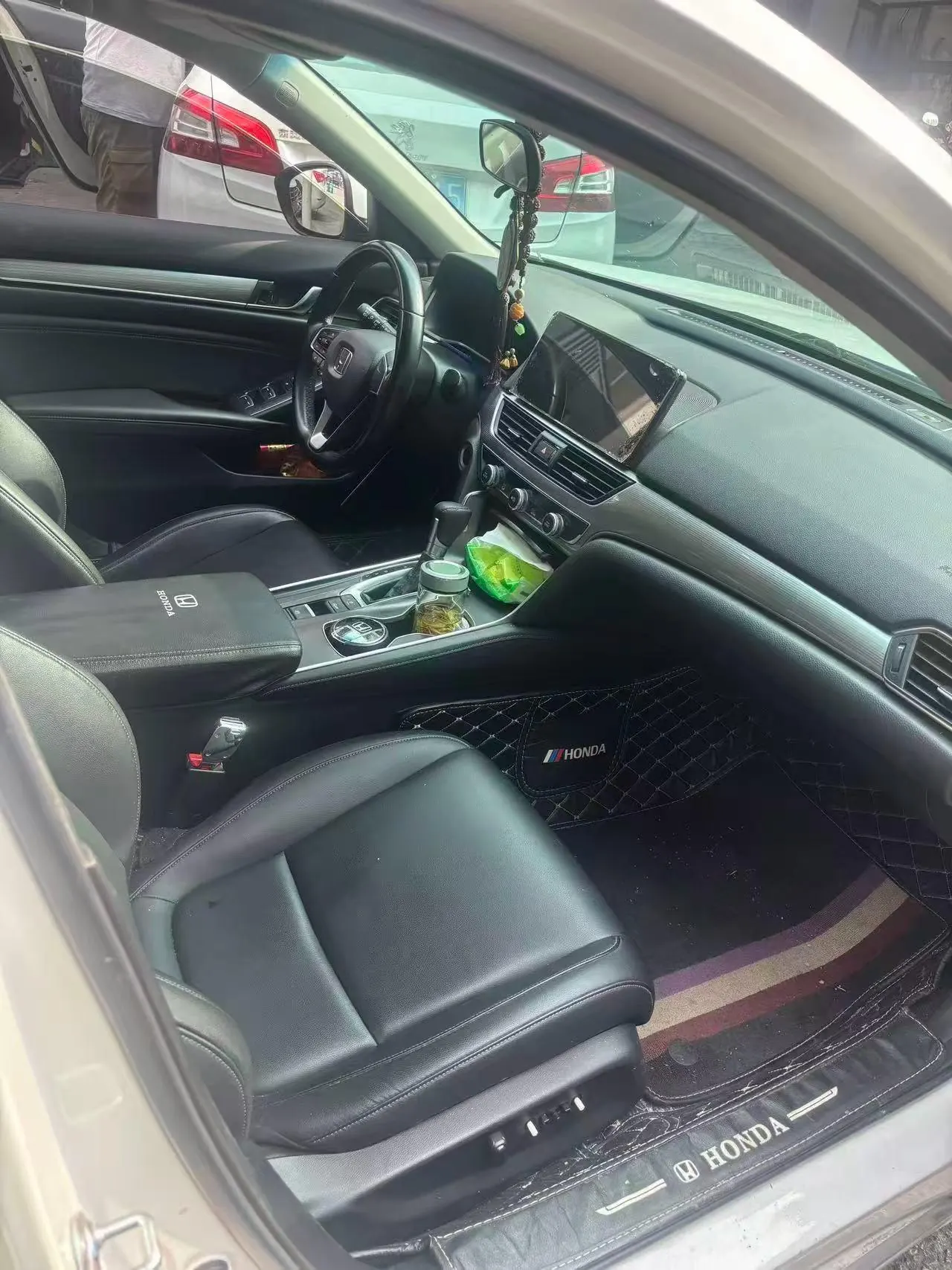 Honda 2022 10th Generation Accord 1.5T Stepless 260TURBO Deluxe Automatic Gear 3