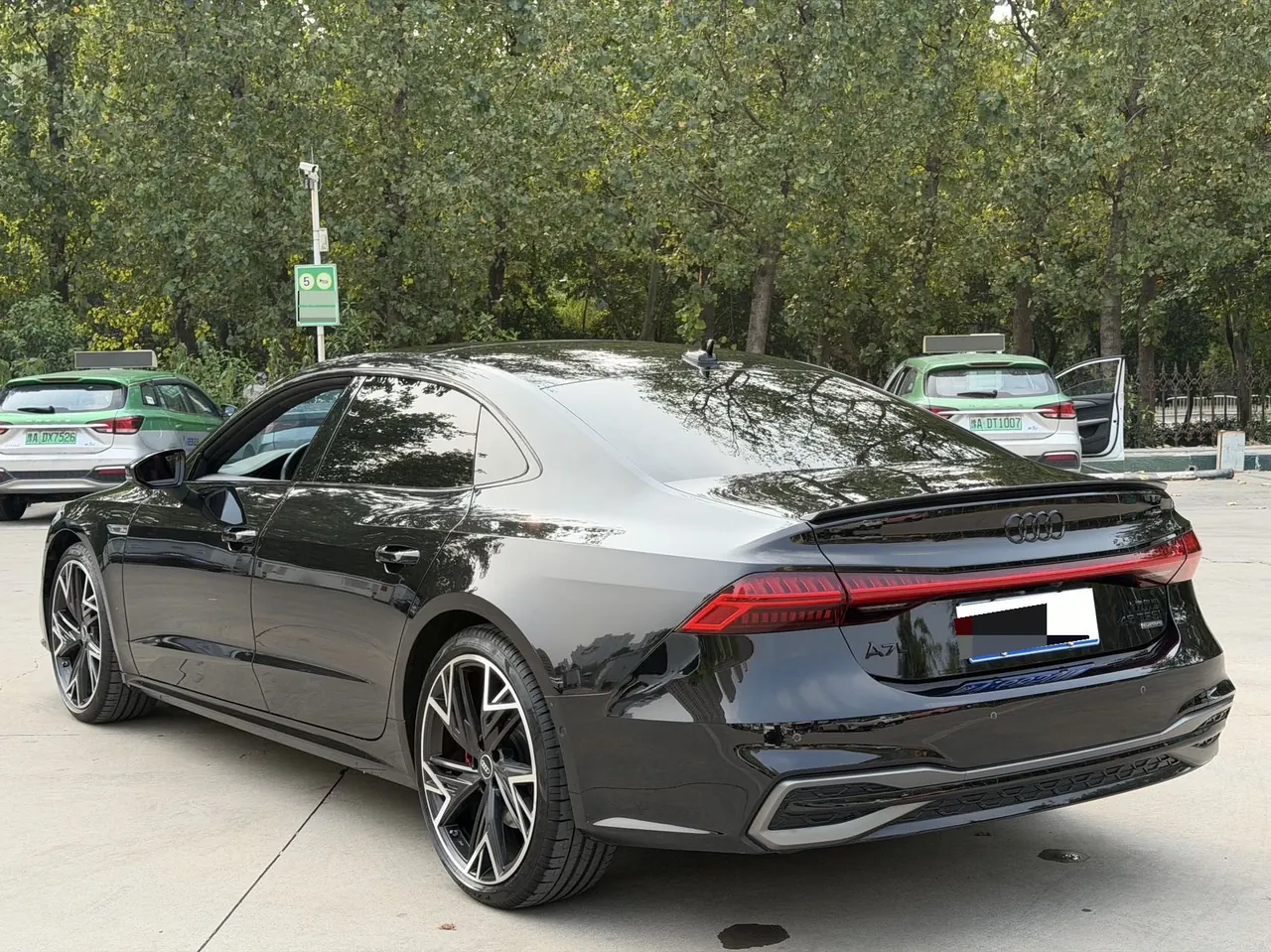 Audi 2024 A7L 2.0TFSI 45TFSI Quattro Black Samurai Edition Automatic Gear 9