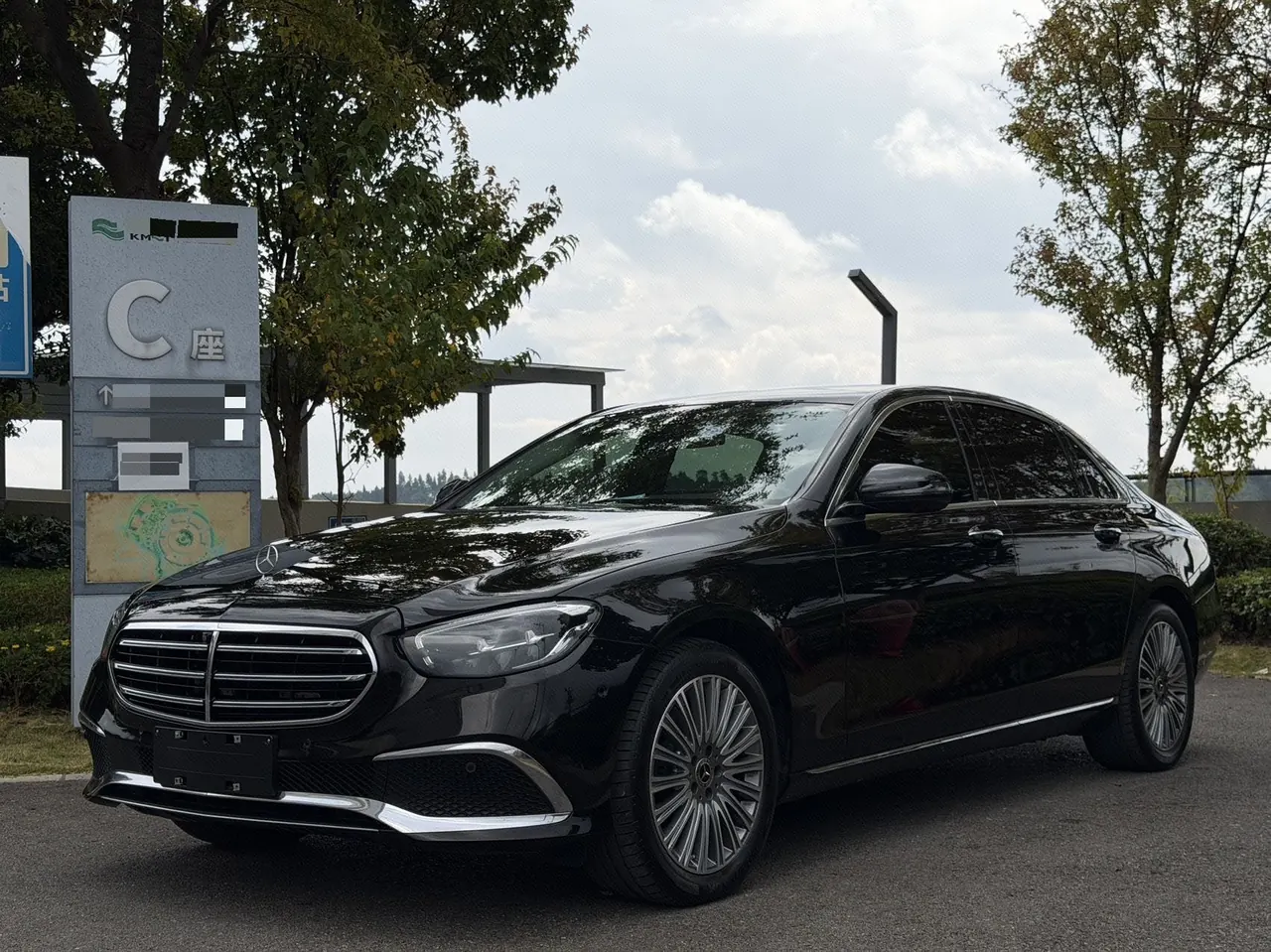 Open image lightbox: Mercedes Benz E Class 2022 E 300 L 2.0T Luxury (Change 2) Automatic Gear