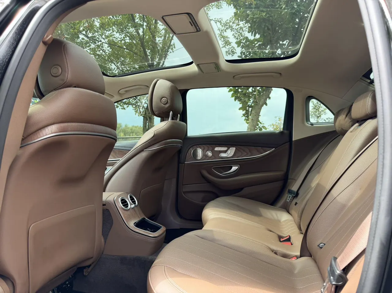 Mercedes Benz E Class 2022 E 300 L 2.0T Luxury (Change 2) Automatic Gear 5