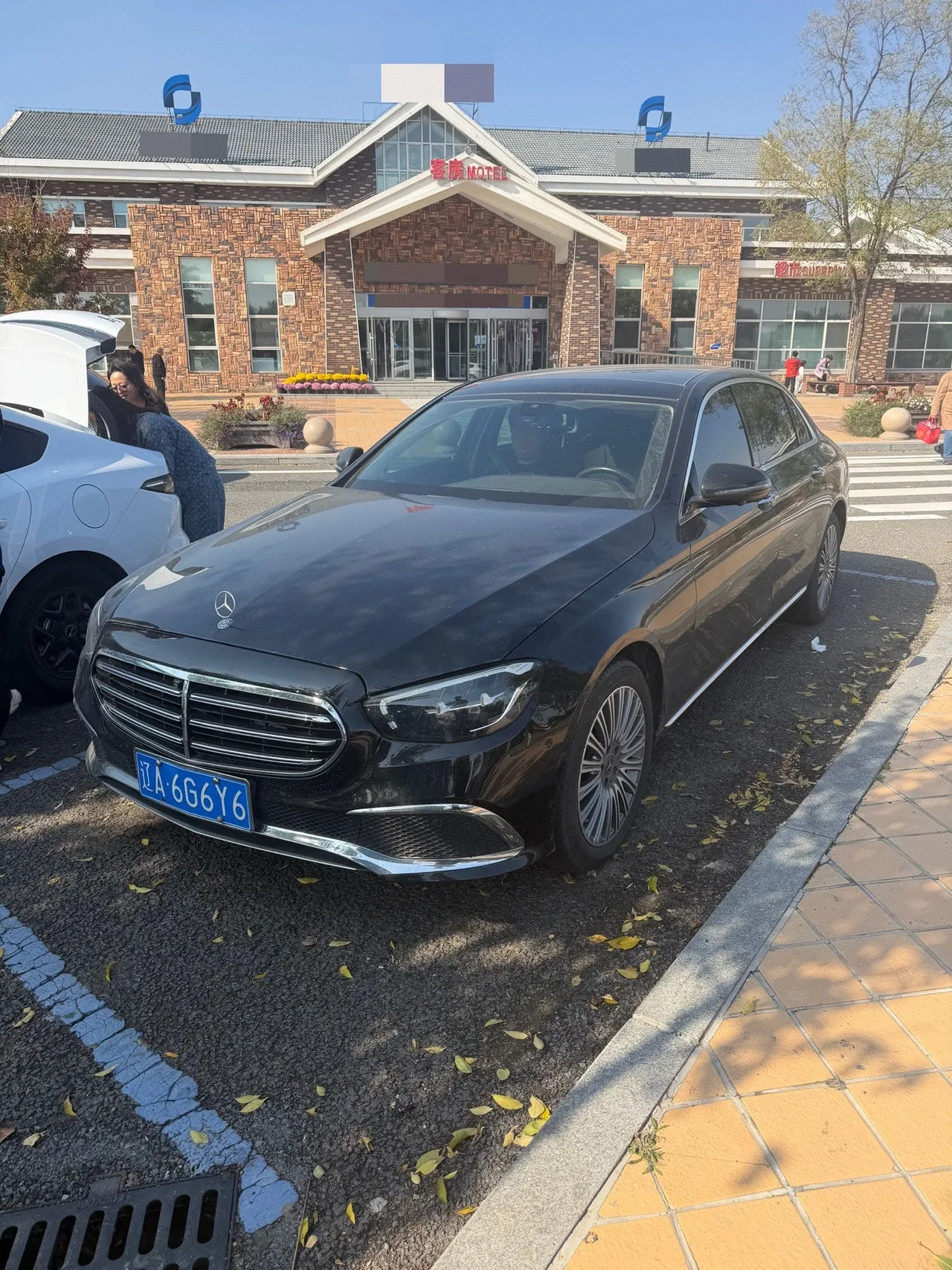 Открыть галерею: Mercedes Benz E Class 2022 E 300 L 2.0T Luxury (Change 2) Automatic Gear