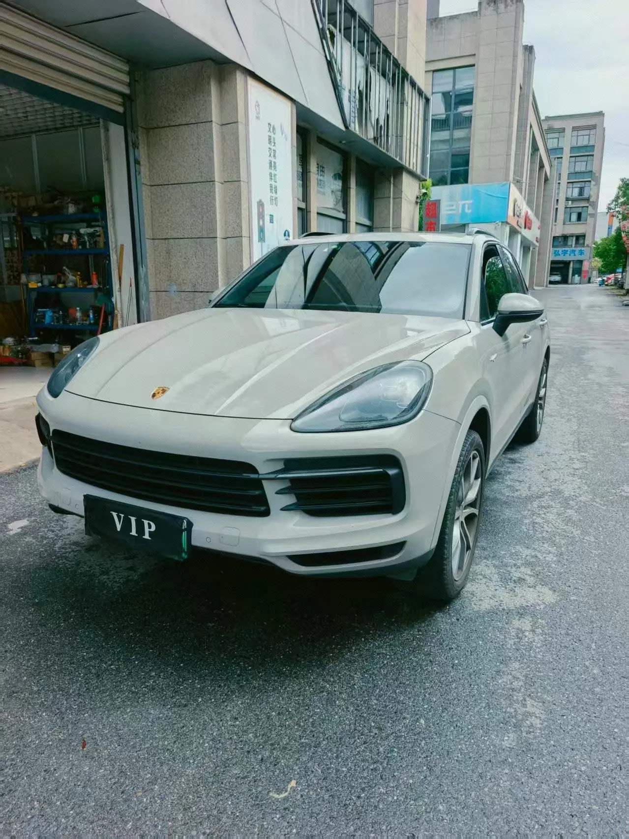 Porsche Cayenne New Energy (Imported) 2021 Cayenne Oil and Electric Hybrid 2.0T Automatic Gear - View 1