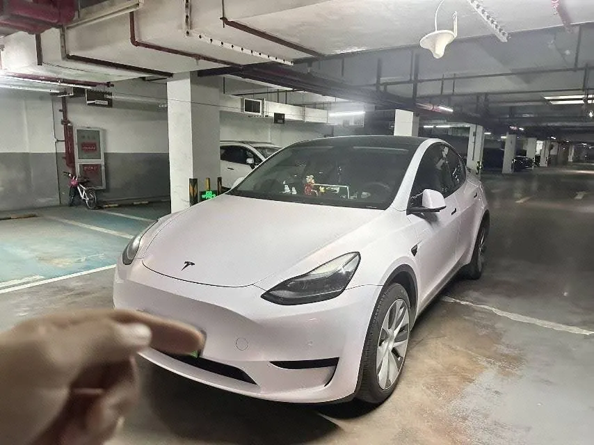 Open image lightbox: Tesla 2022 Model Y rear-wheel drive version (facelift) automatic gear