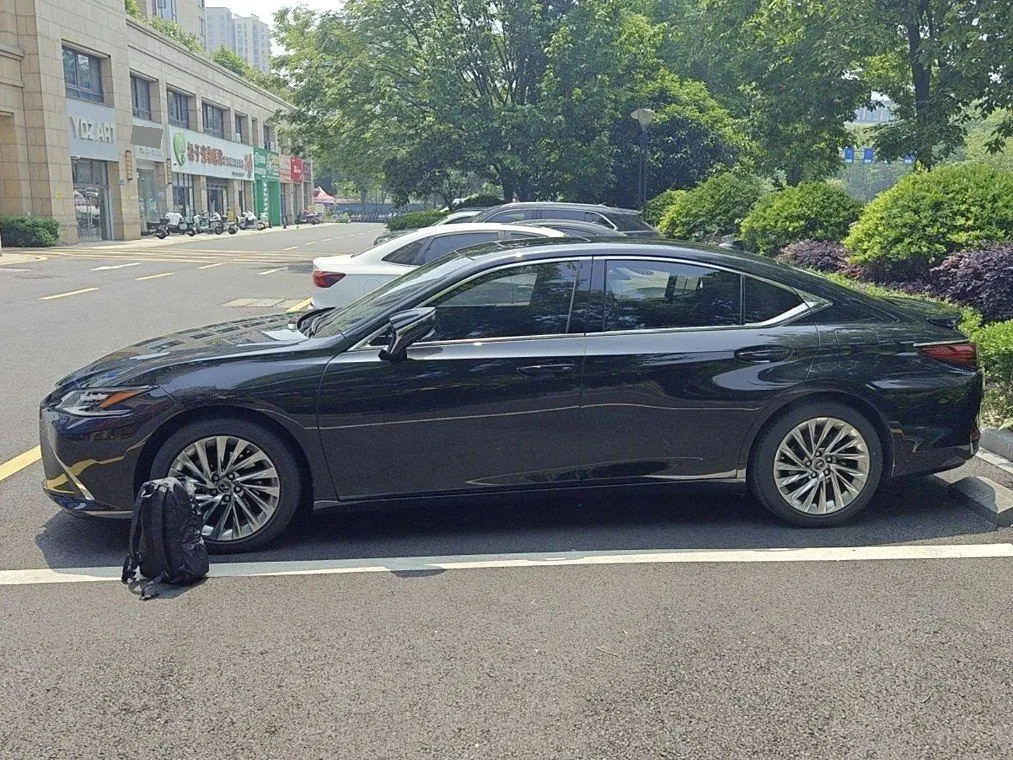 Lexus ES (Imported) 2022 ES300h 2.5 Stepless Administrative Edition Automatic Gear 5
