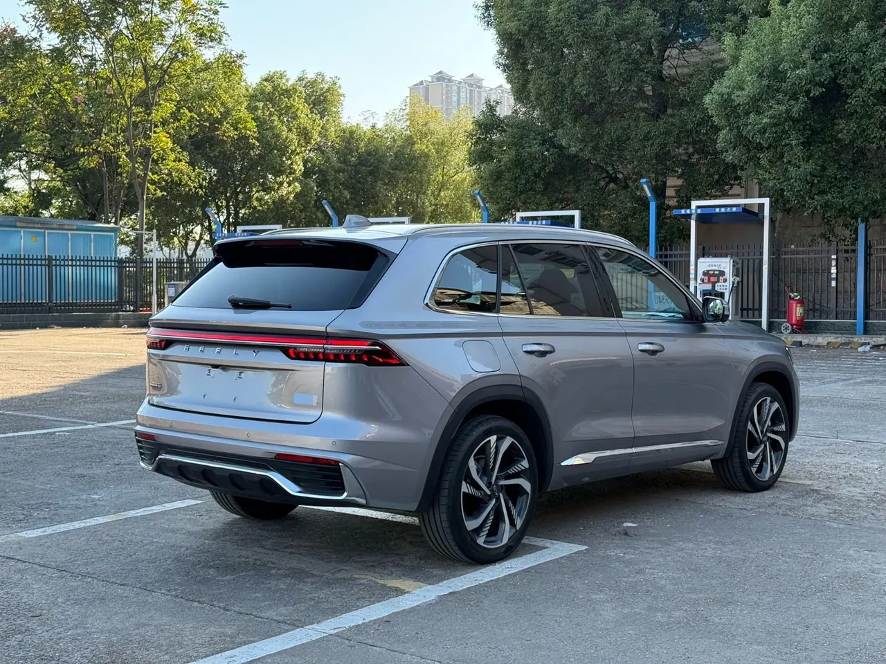Geely 2024 XingyueL (Monjaro) 2.0TD High Power Two-Drive Enovate Edition Automatic Transmission 9