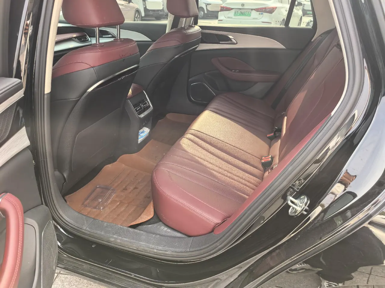 HongQi 2025 H5 1.5T Xuan Ying Edition Automatic Gear 5