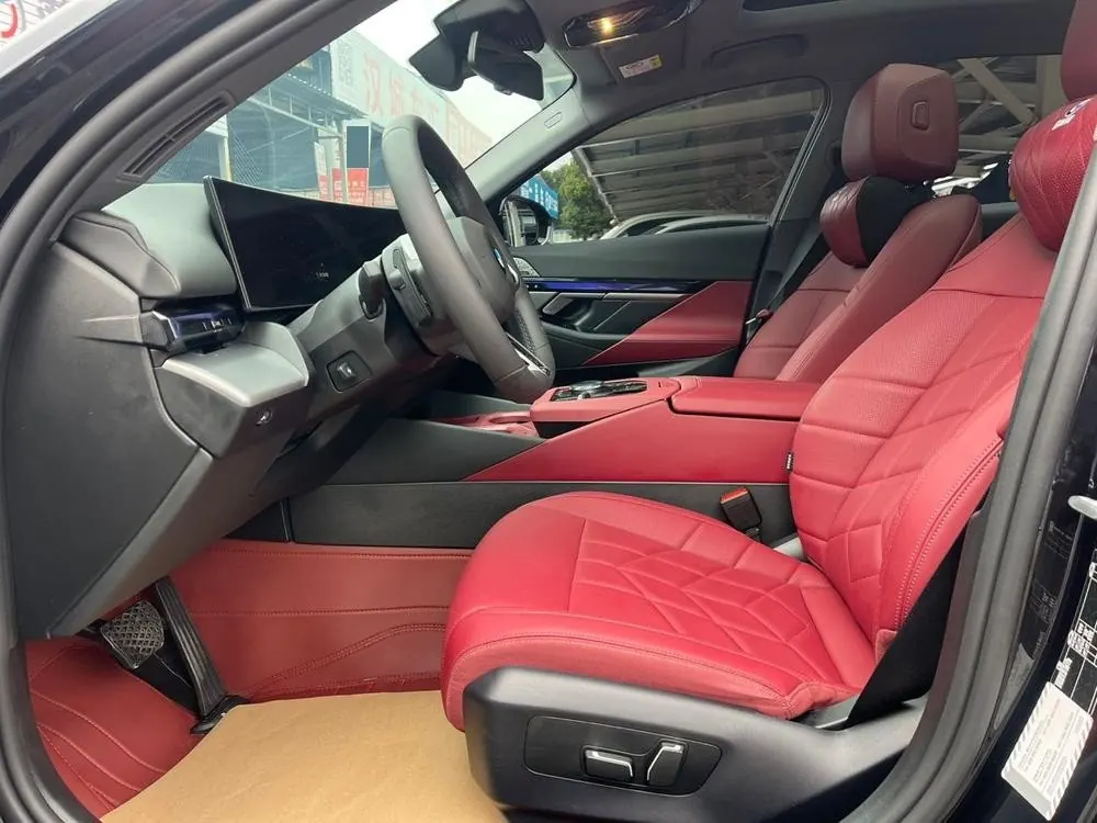 BMW 5 Series 2025 530Li 48V 2.0T Leading M Sports Suit Automatic Gear 4