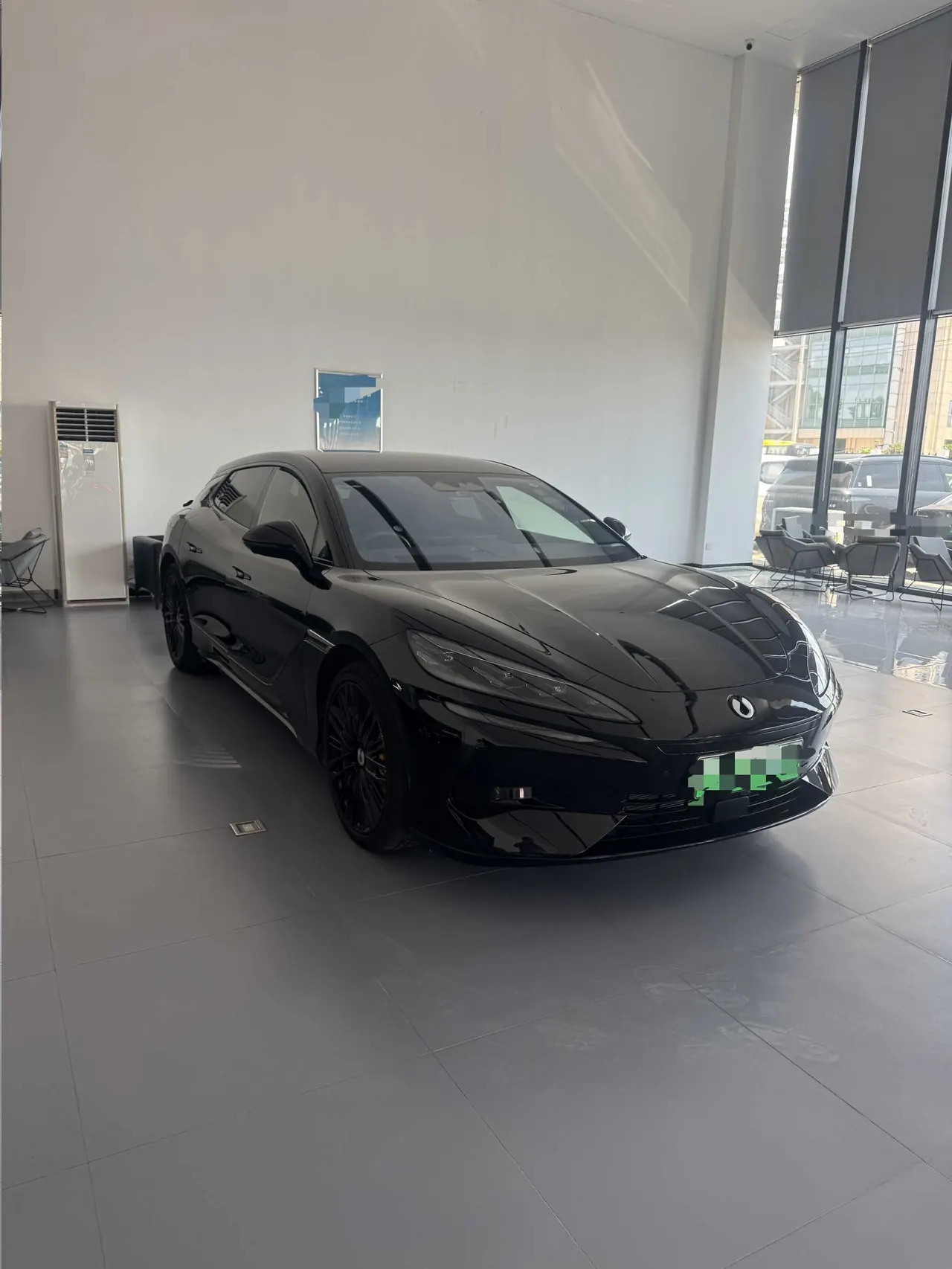 Denza 2024 Denza Z9GT 2.0T Stepless 1100 Four-wheel Drive Ultra First Edition Automatic Gear 2