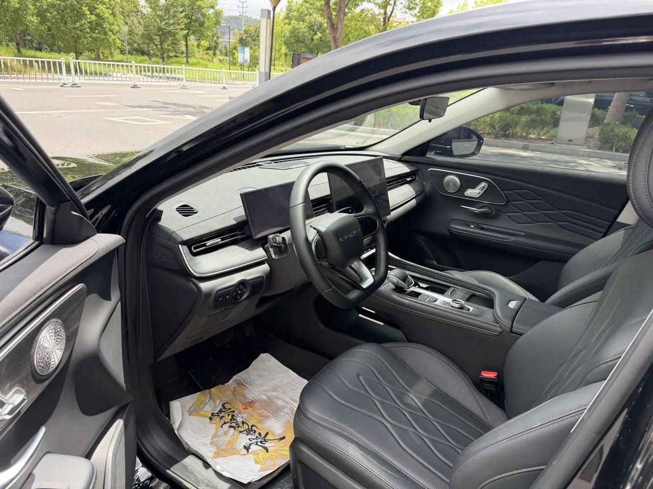 Chery 2025 Erez 8 Pro 1.6T Comfortable Automatic Gear 2