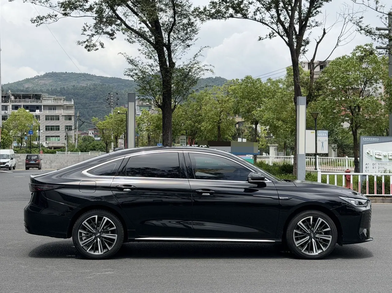 Chery 2025 Erez 8 Pro 1.6T Comfortable Automatic Gear 9