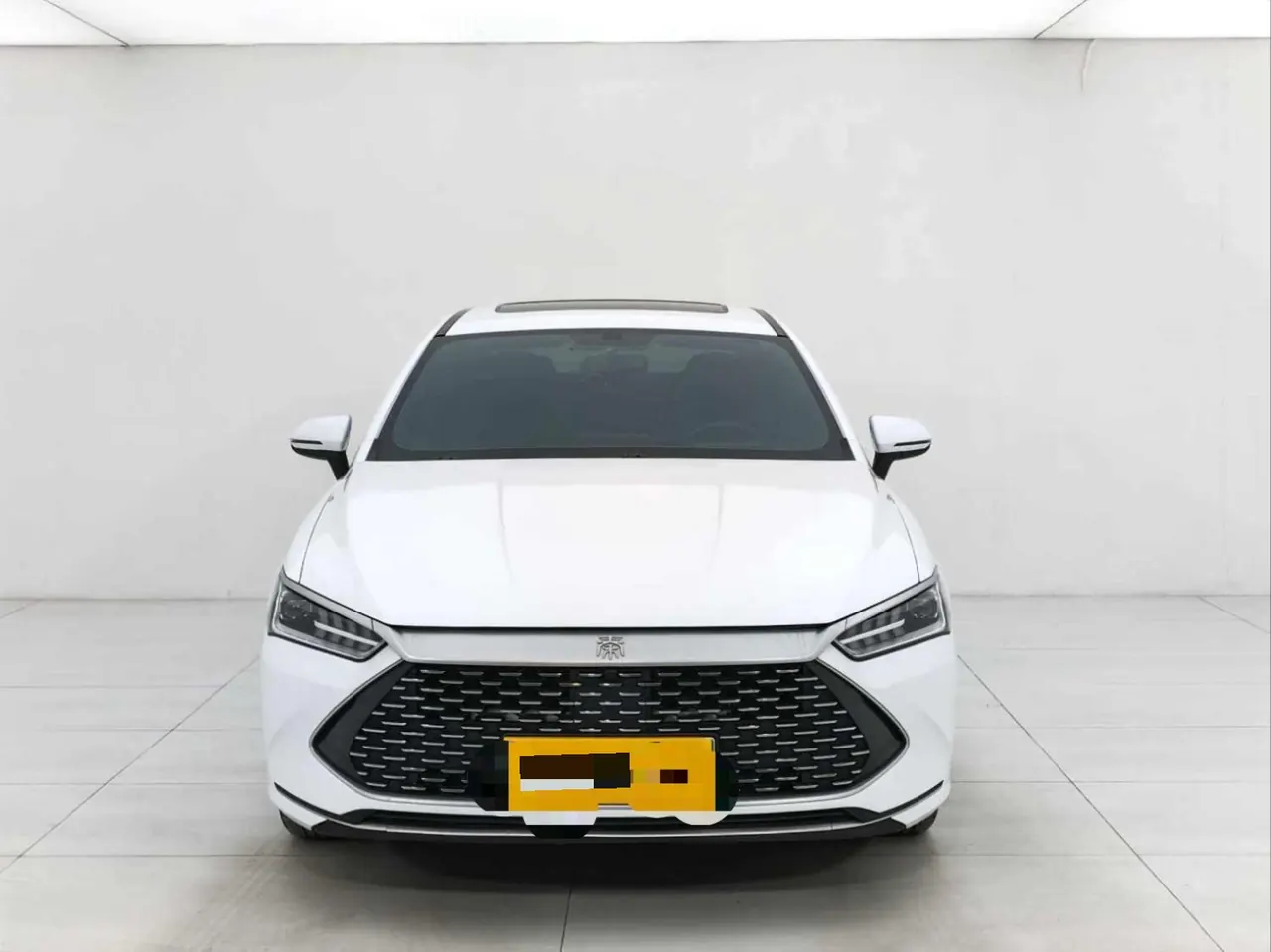 BYD 2023 Qin PLUS DM-i 1.5 stepless champion version leading 120KM automatic gear 2