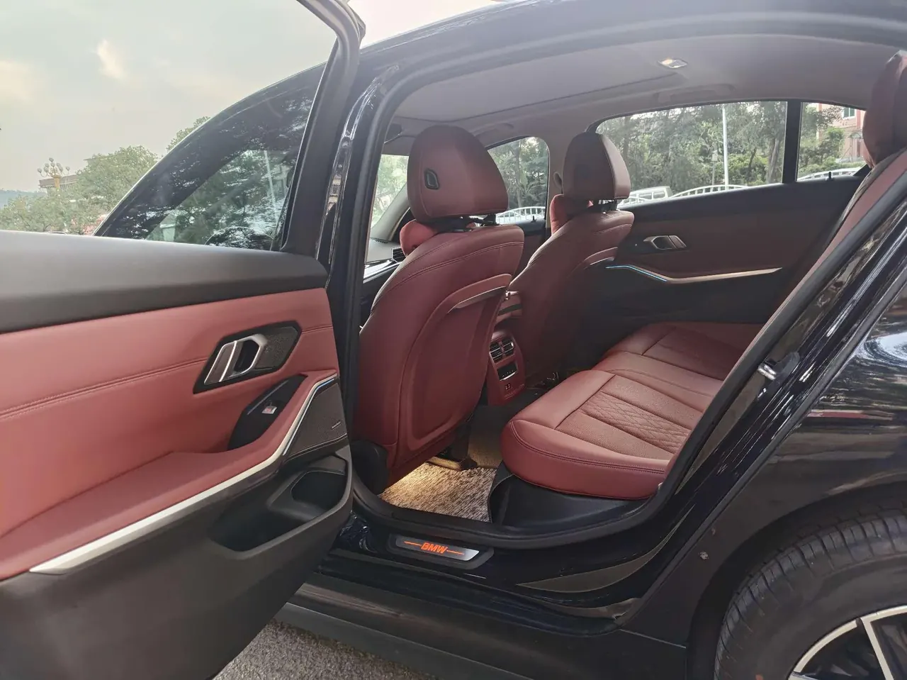 BMW 2023 i3 eDrive 40 L obsidian night suit automatic gear 5