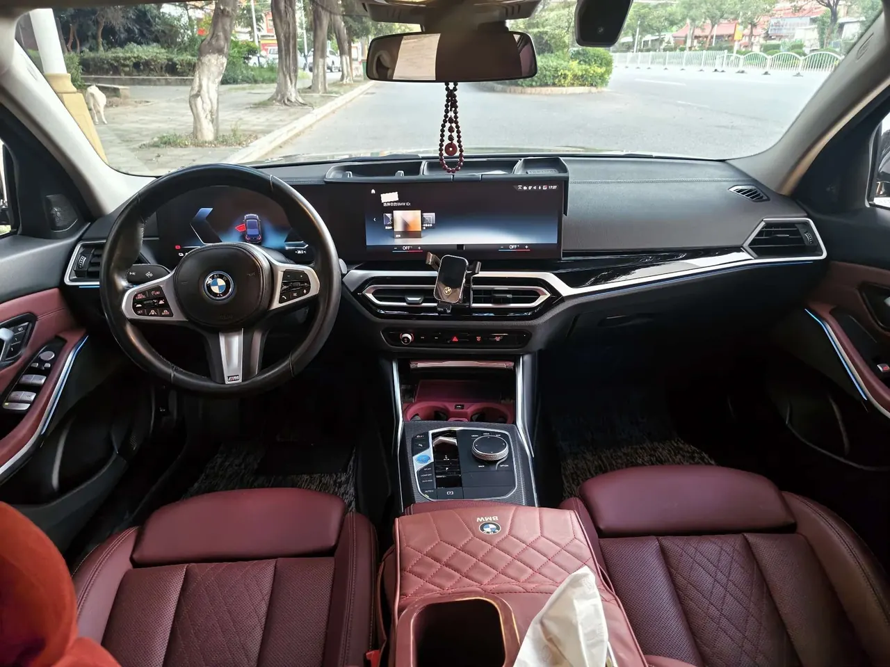 BMW 2023 i3 eDrive 40 L obsidian night suit automatic gear 6
