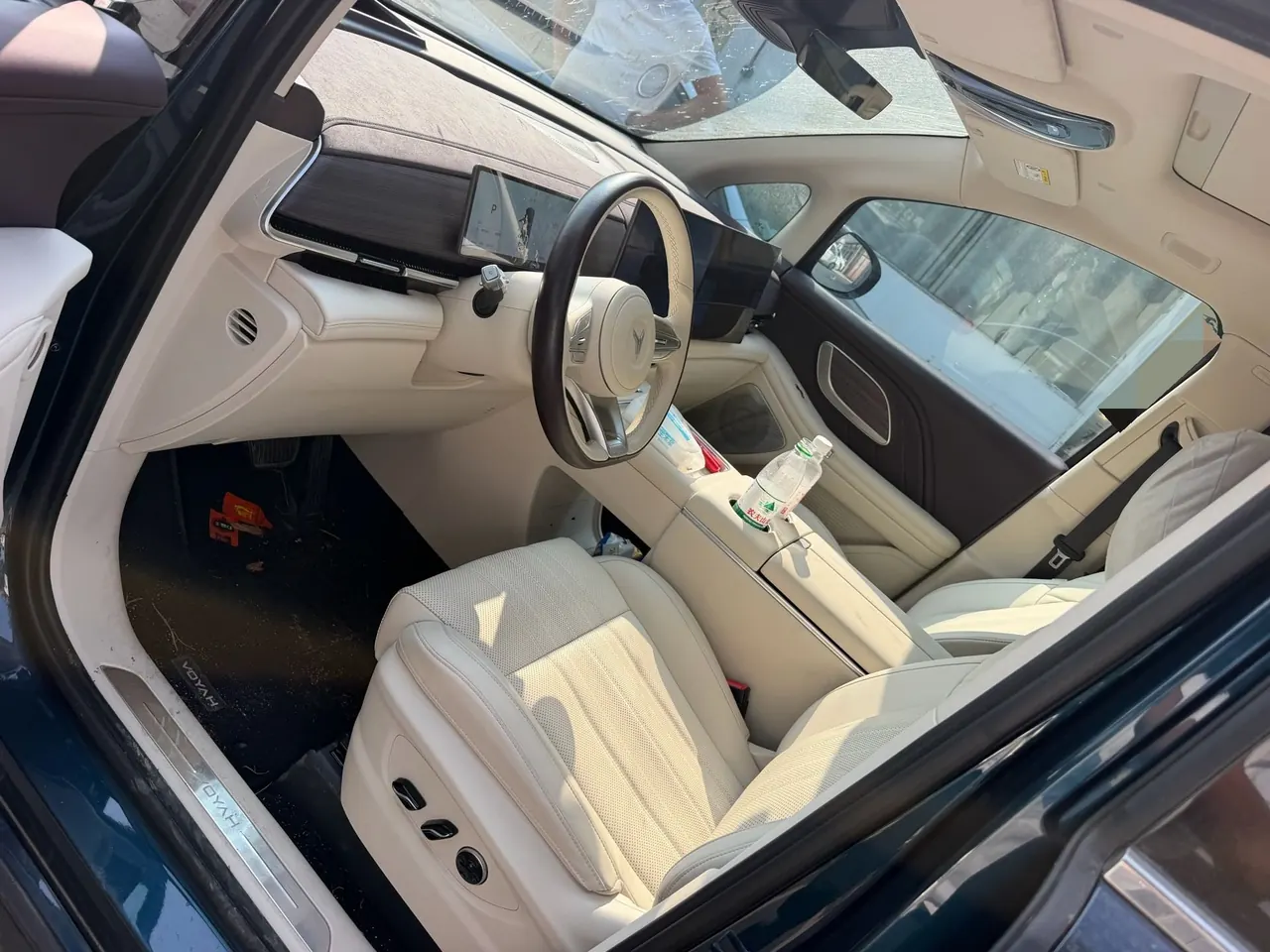 Voyah 2025 dreamers PHEV 1.5T four-wheel drive distinguished Kunpeng version automatic gear 5