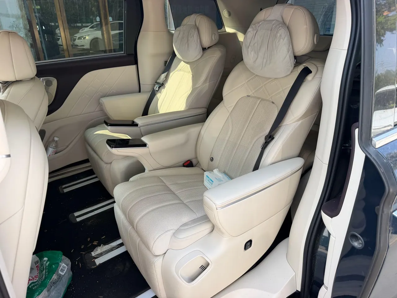 Voyah 2025 dreamers PHEV 1.5T four-wheel drive distinguished Kunpeng version automatic gear 6