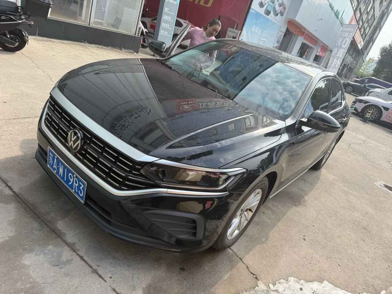 Open image lightbox: Volkswagen 2024 Passat 1.4TSI 280TSI Elite Edition Automatic