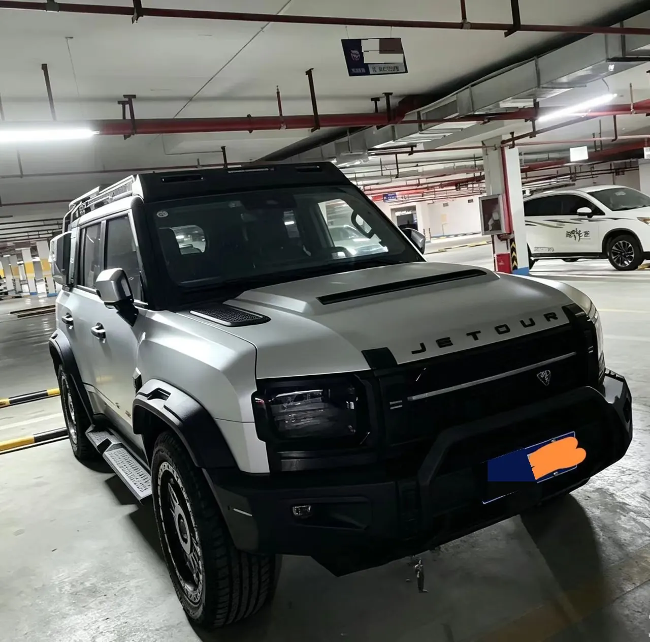 Jetour 2024 Traveler 2.0T 4-wheel Drive Silver Dragon Wing Automatic Gear 3