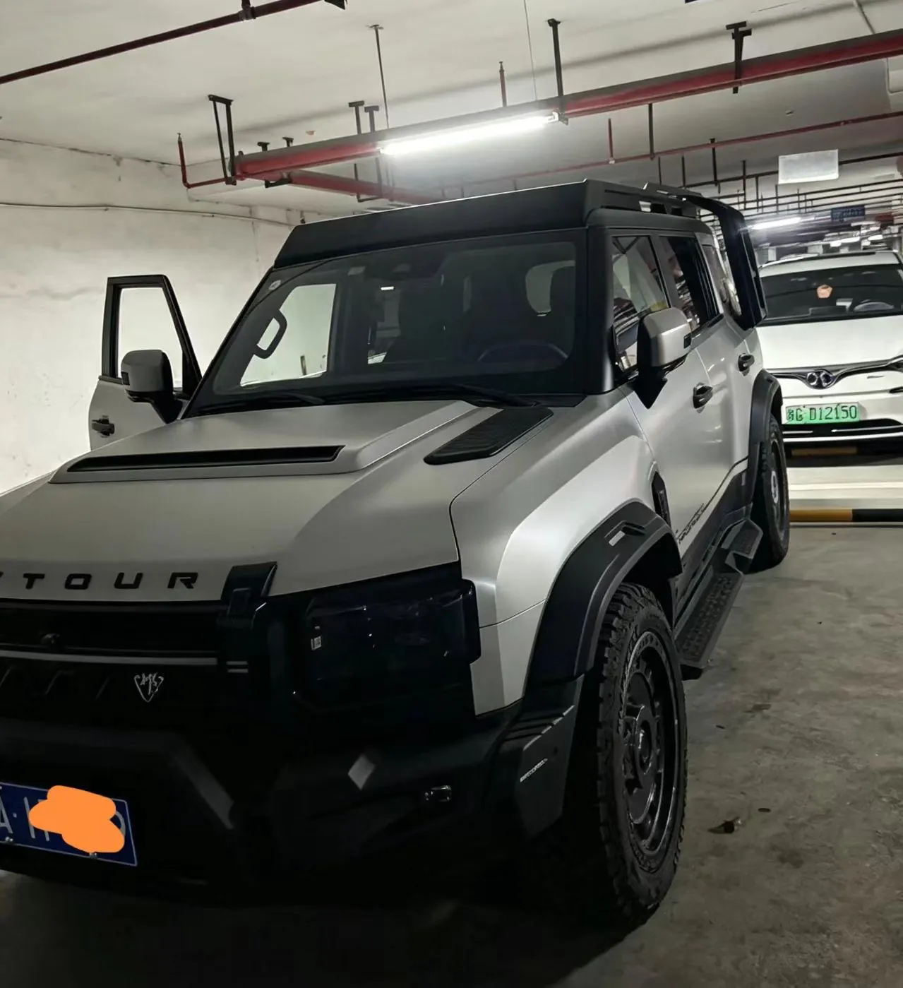 Jetour 2024 Traveler 2.0T 4-wheel Drive Silver Dragon Wing Automatic Gear 5