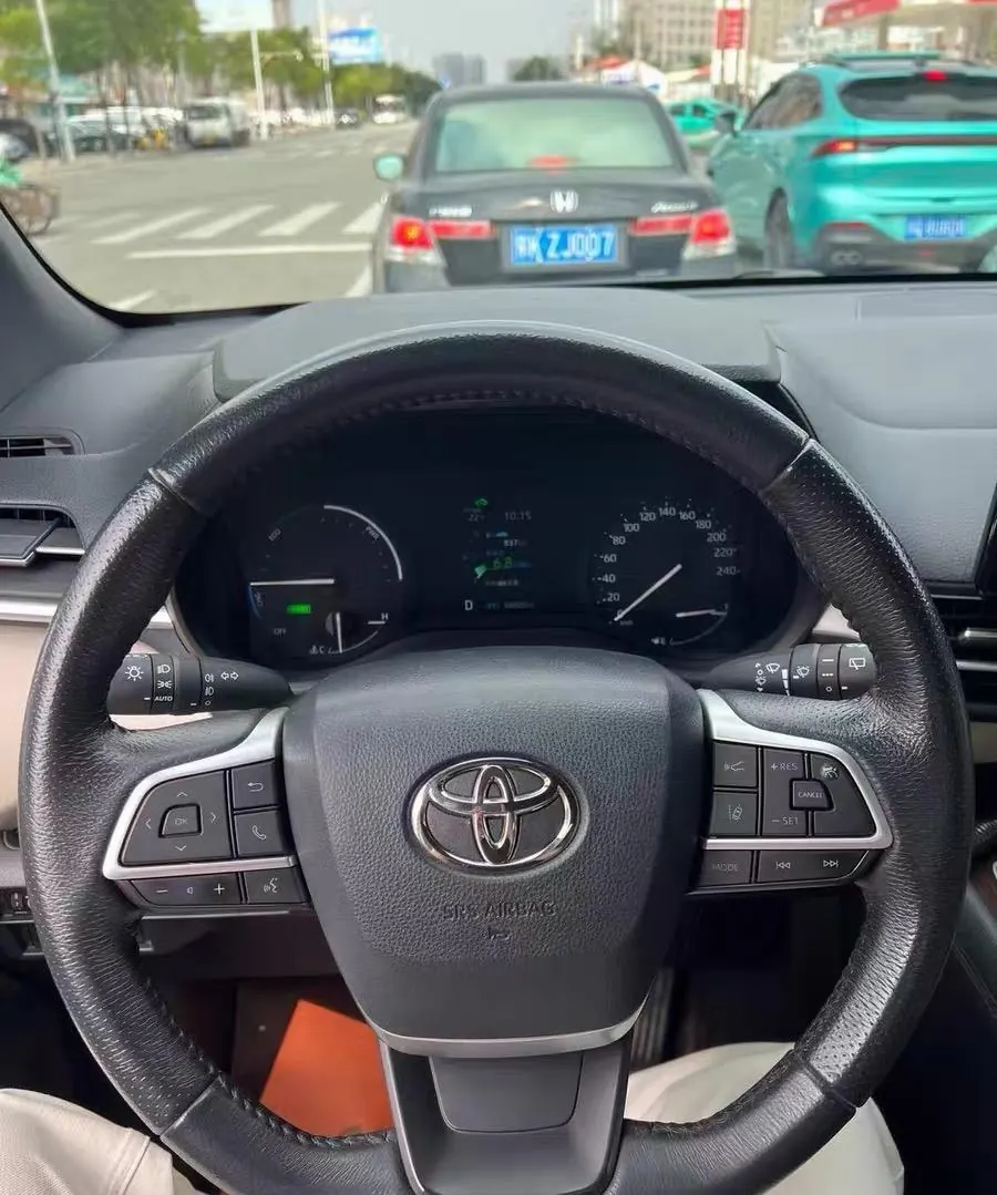 Toyota 2023 Grevia HYBRID 2.5 Stepless Premium PLUS Edition Automatic Gear 2