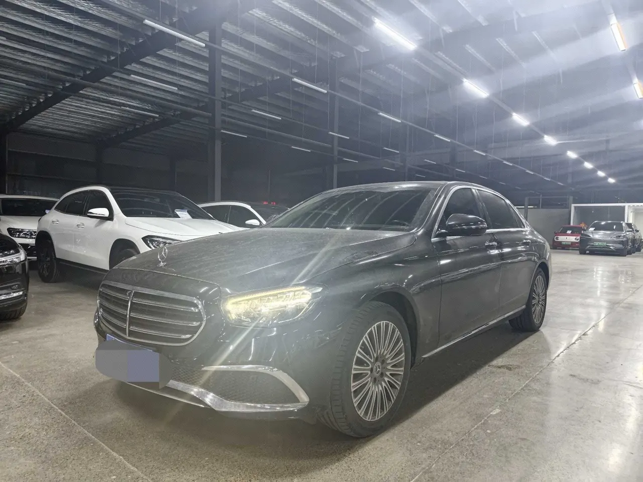 Открыть галерею: Mercedes Benz E Class 2023 E 300 L 2.0T Luxury Automatic Gear