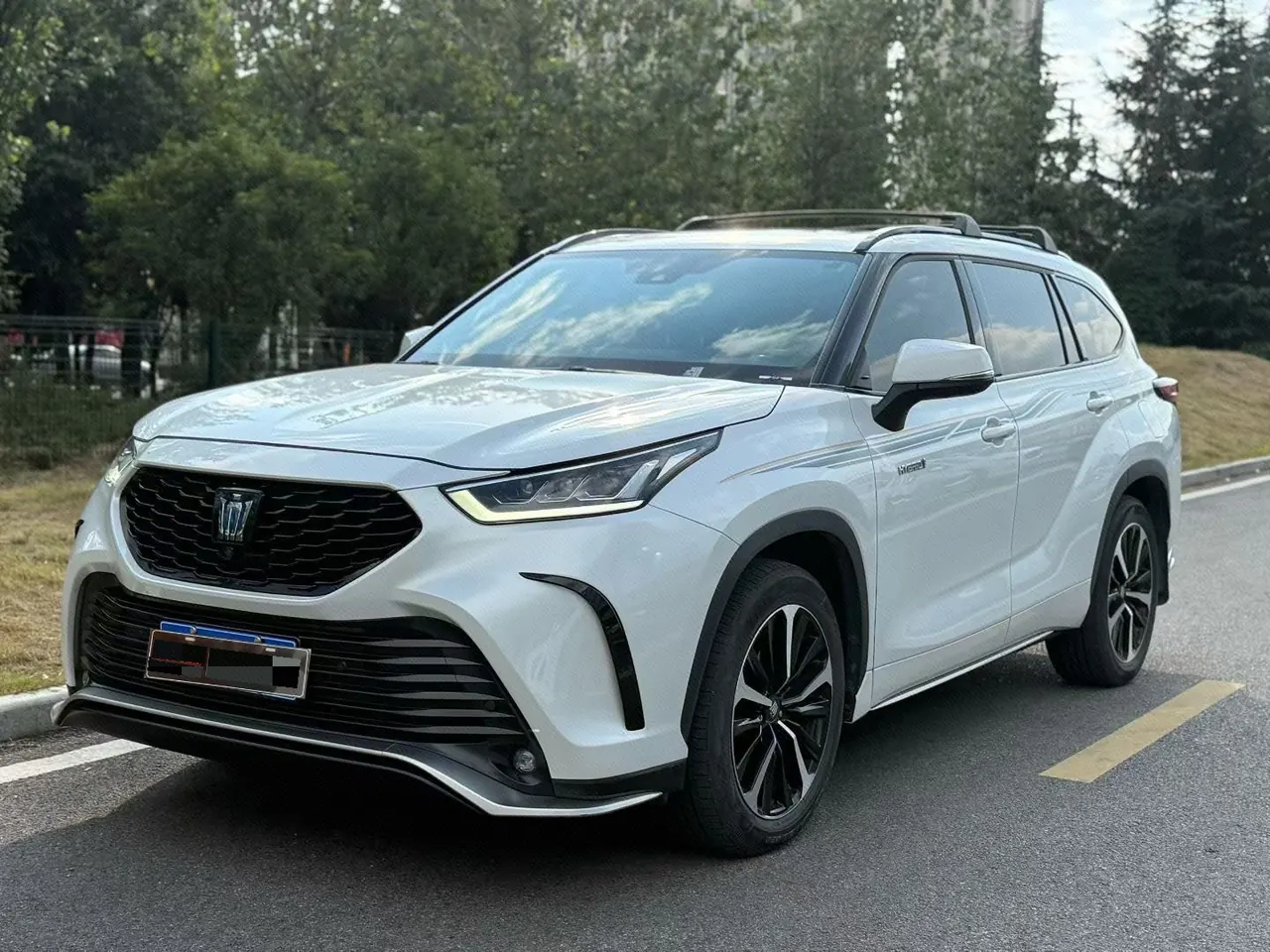 Toyota 2023 Crown Land Release 2.5 Stepless Four-wheel Drive Premium Edition Automatic Gear - View 1