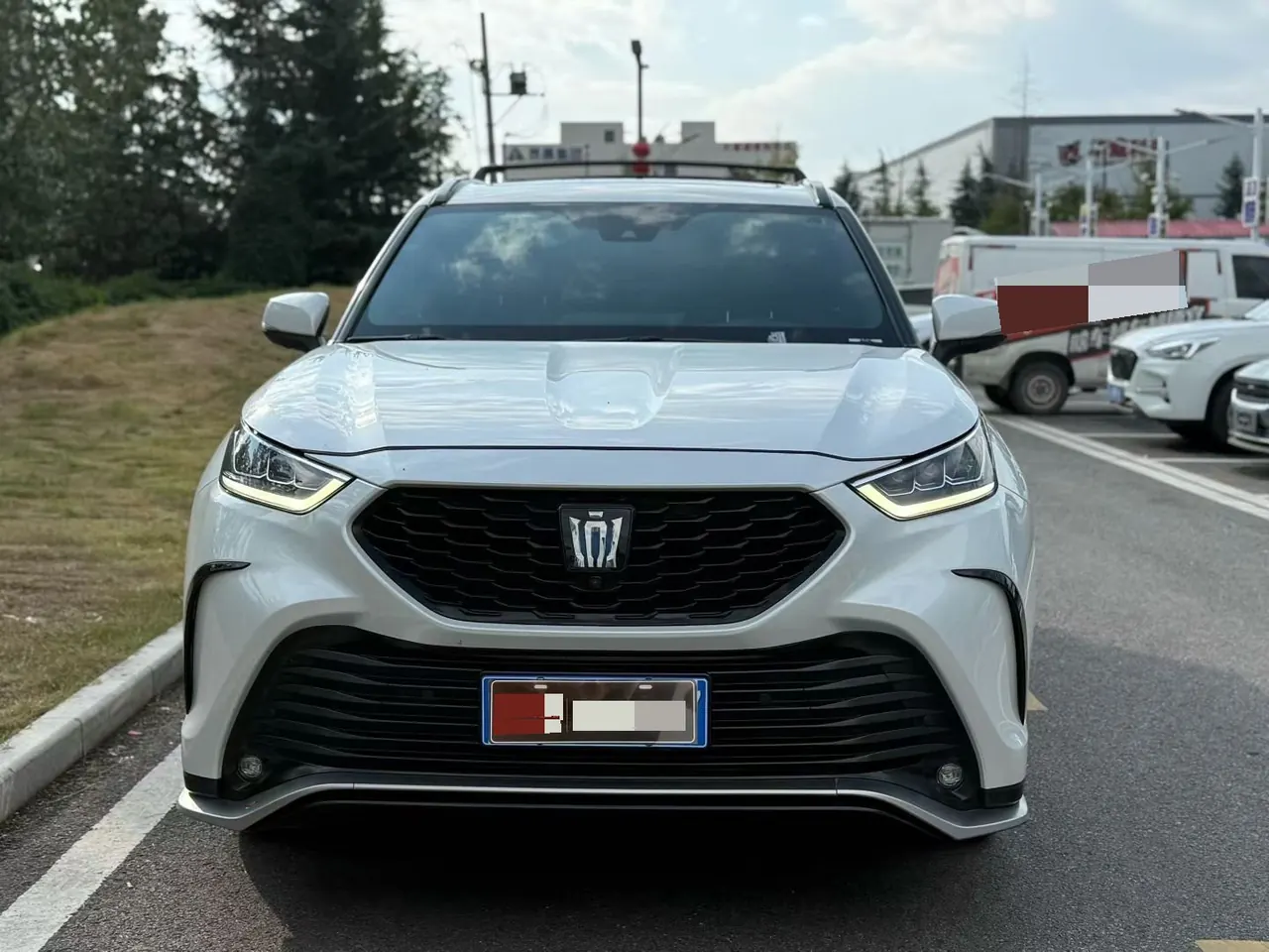 Toyota 2023 Crown Land Release 2.5 Stepless Four-wheel Drive Premium Edition Automatic Gear 2