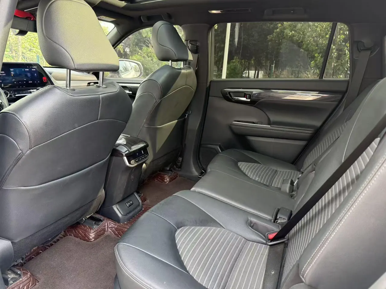 Toyota 2023 Crown Land Release 2.5 Stepless Four-wheel Drive Premium Edition Automatic Gear 5