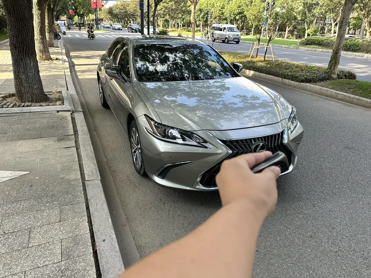 Lexus ES (Imported) 2023 ES200 2.0 Stepless Premium Edition Automatic Gear 2
