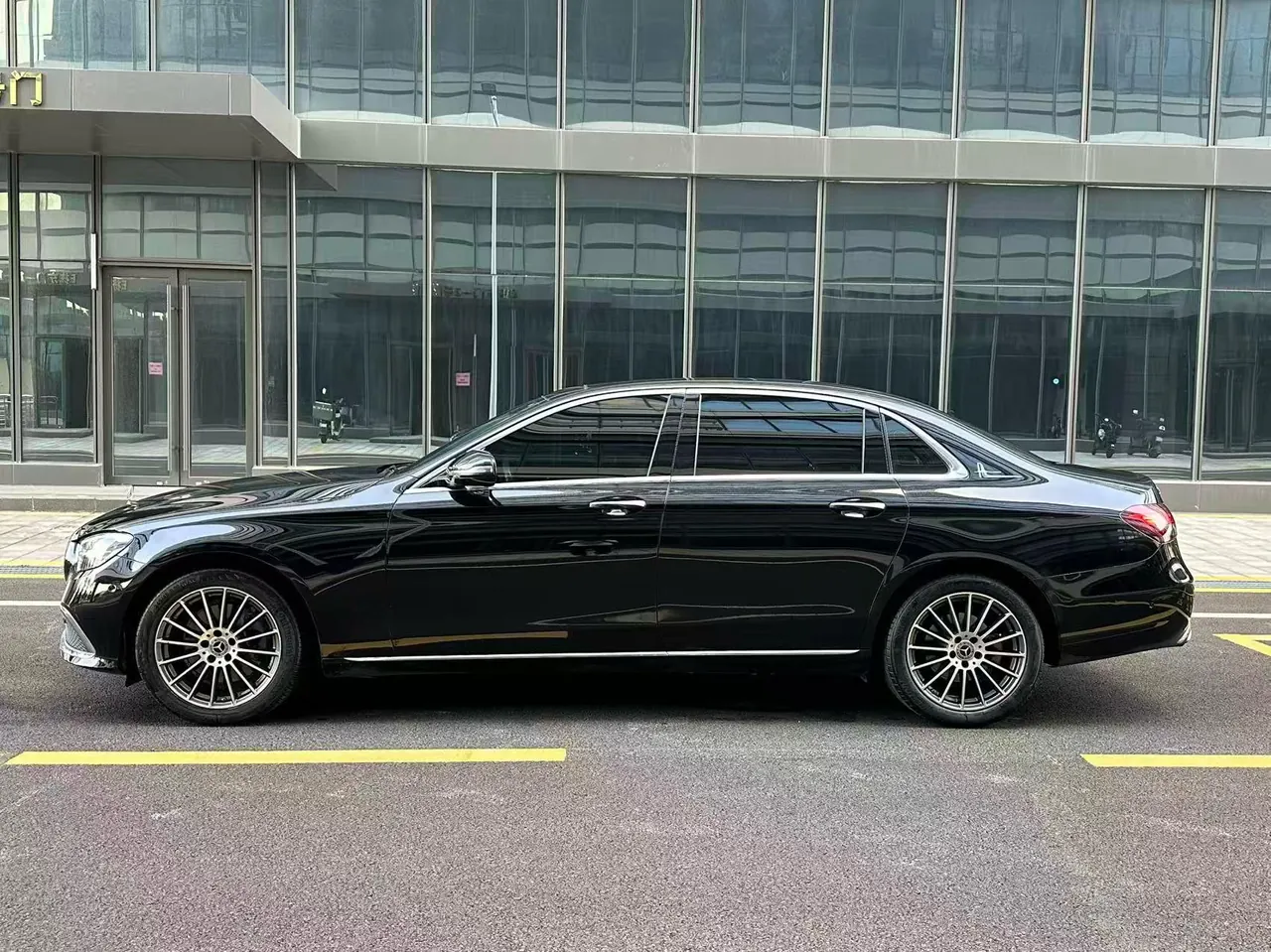 Mercedes Benz E-Class 2023 E 260 L 2.0T (Modified) Automatic Gear 3