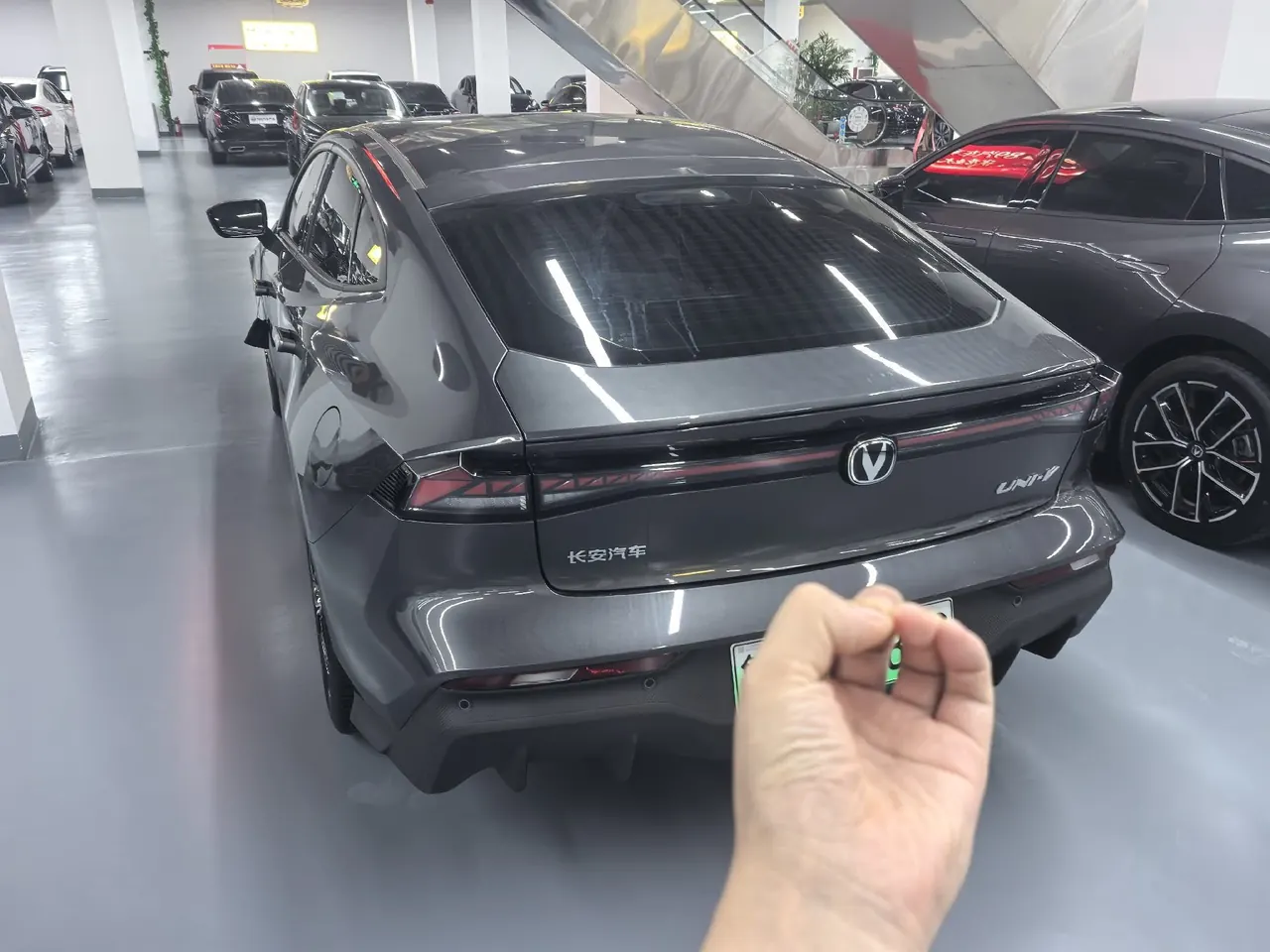 ChangAn 2024 UNI-V Zhidian iDD 1.5 Stepless Blue Whale 136km Zhiku Automatic Gear 4